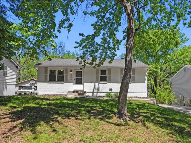 Homes for Sale in Kansas City, MO 64119 | 5500 NE 59th Terrace
