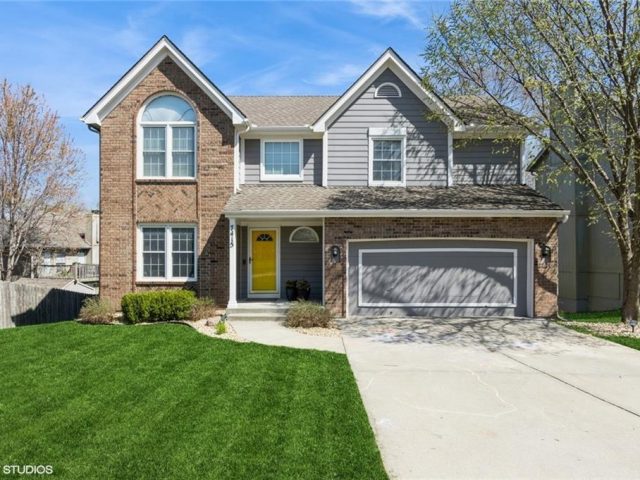 Homes for Sale in Kansas City, MO 64152 | 7415 N Congress Avenue