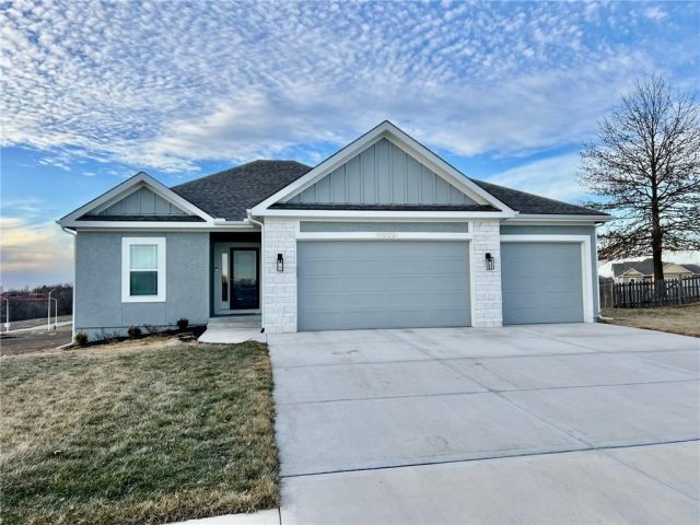 Homes for Sale in Liberty, MO 64068 | 1980  Longview Drive