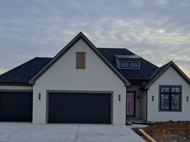 Homes for Sale in Kansas City, MO 64157 | 8736 N LEWIS Avenue