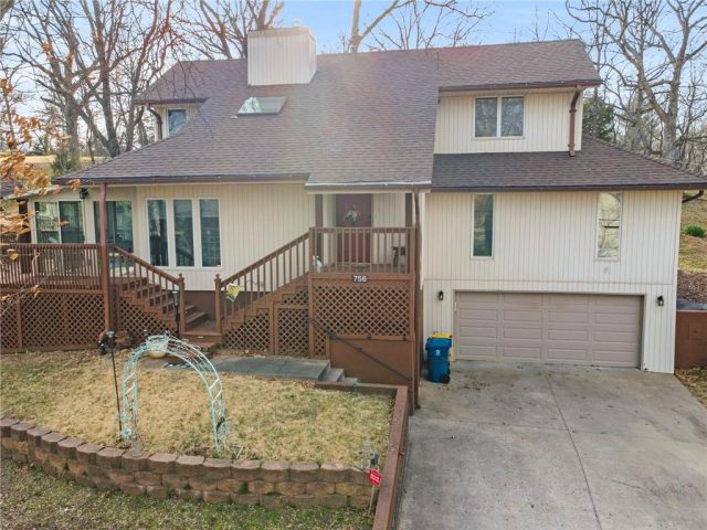 Homes for Sale in Lake Waukomis, MO 64151 | 756 NW South Shore Drive