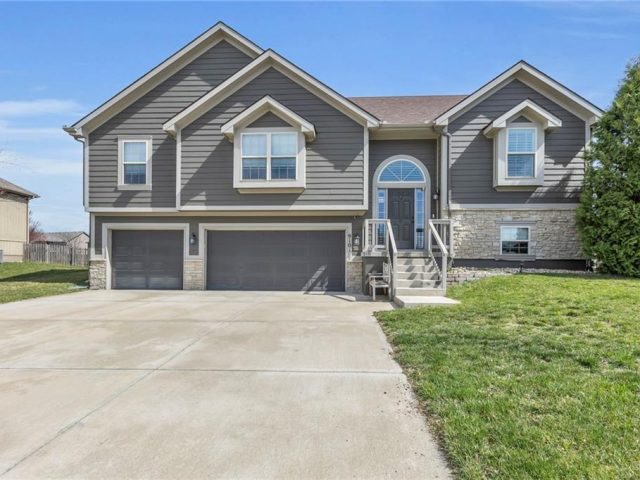 Homes for Sale in Kansas City, MO 64155 | 9101 N Garfield Avenue