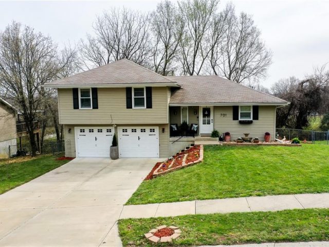 Homes for Sale in Liberty, MO 64068 | 701  Cosby Street