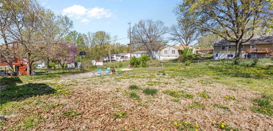 Homes for Sale in Kansas City, MO 64118 | 102 NW 64th Terrace