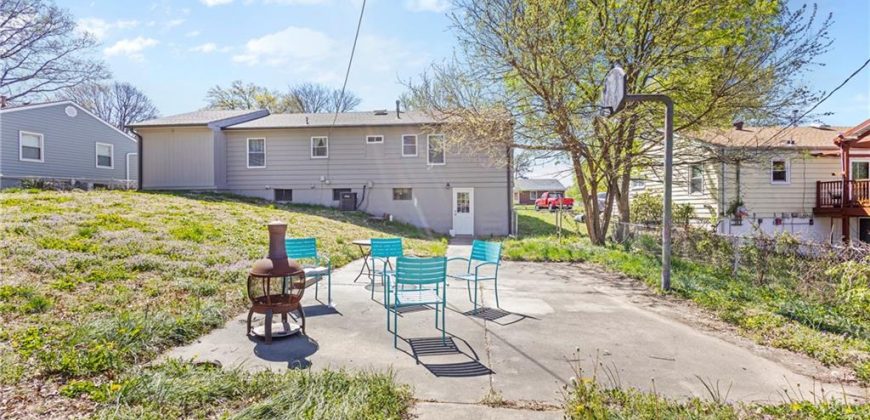 Homes for Sale in Kansas City, MO 64118 | 102 NW 64th Terrace