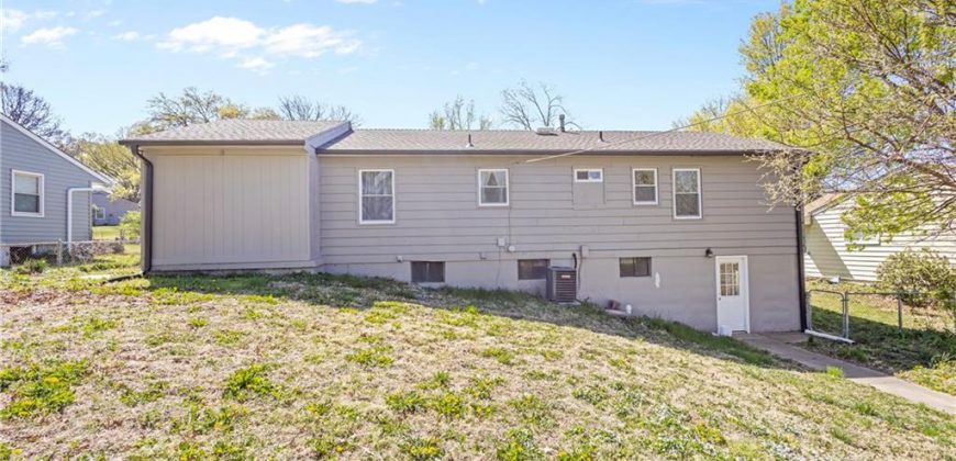 Homes for Sale in Kansas City, MO 64118 | 102 NW 64th Terrace