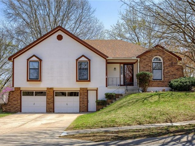 Homes for Sale in Kansas City, MO 64118 | 8225 N Forest Avenue