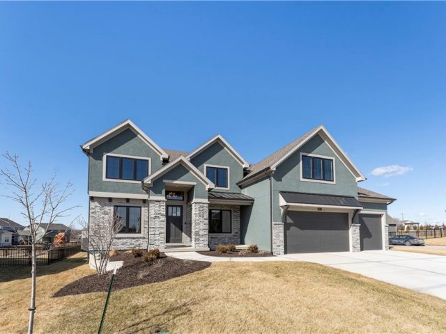 Homes for Sale in Kansas City, MO 64155 | 1312 NW 107th Terrace