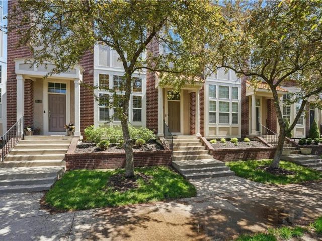 Homes for Sale in Kansas City, MO 64116 | 3013  Gentry Park