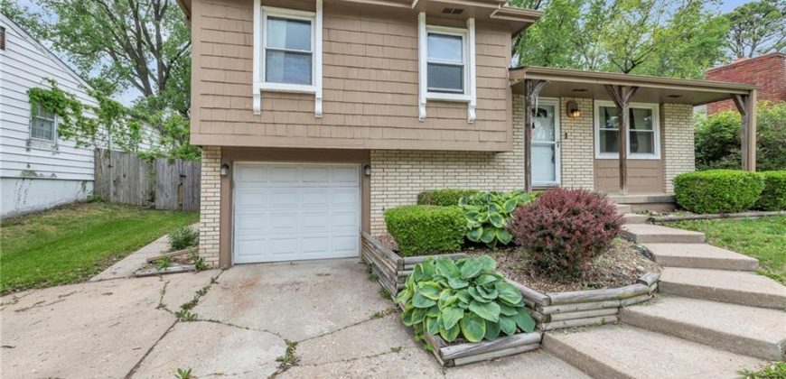 Homes for Sale in Kansas City, MO 64119 | 5820 N Oakley Avenue