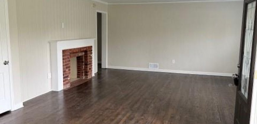 Homes for Sale in Oakview, MO 64118 | 701 NE Shady Lane Drive