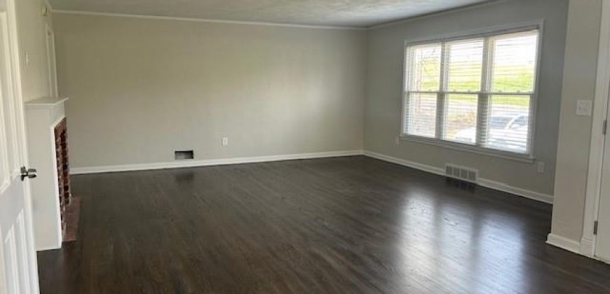 Homes for Sale in Oakview, MO 64118 | 701 NE Shady Lane Drive