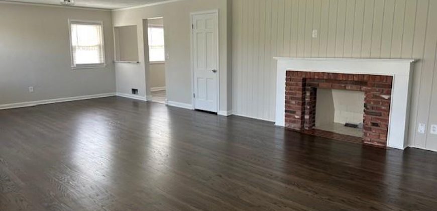 Homes for Sale in Oakview, MO 64118 | 701 NE Shady Lane Drive