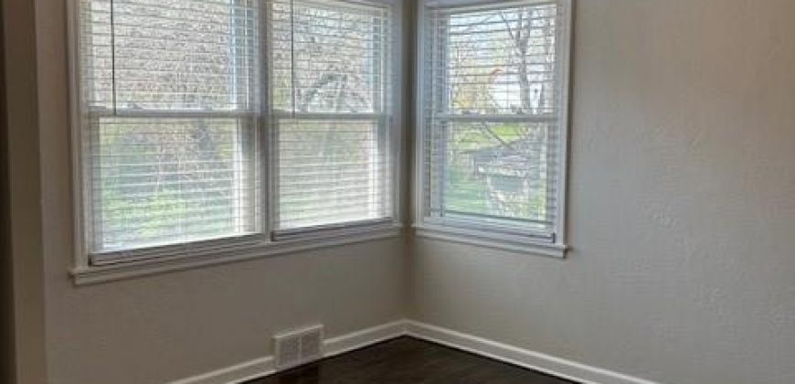 Homes for Sale in Oakview, MO 64118 | 701 NE Shady Lane Drive