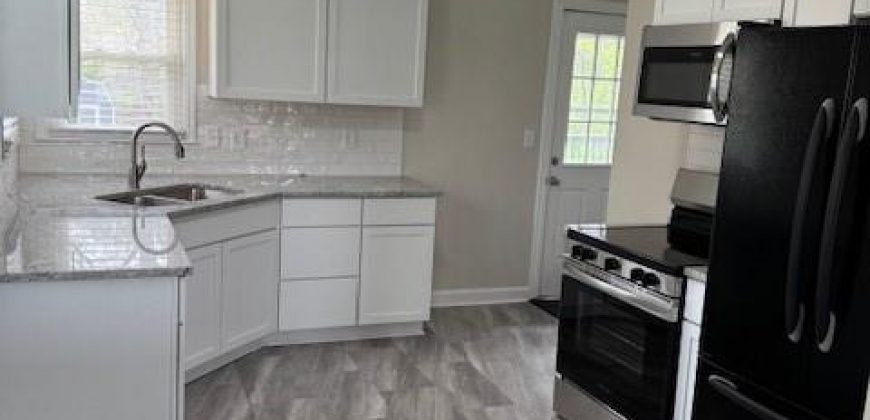 Homes for Sale in Oakview, MO 64118 | 701 NE Shady Lane Drive
