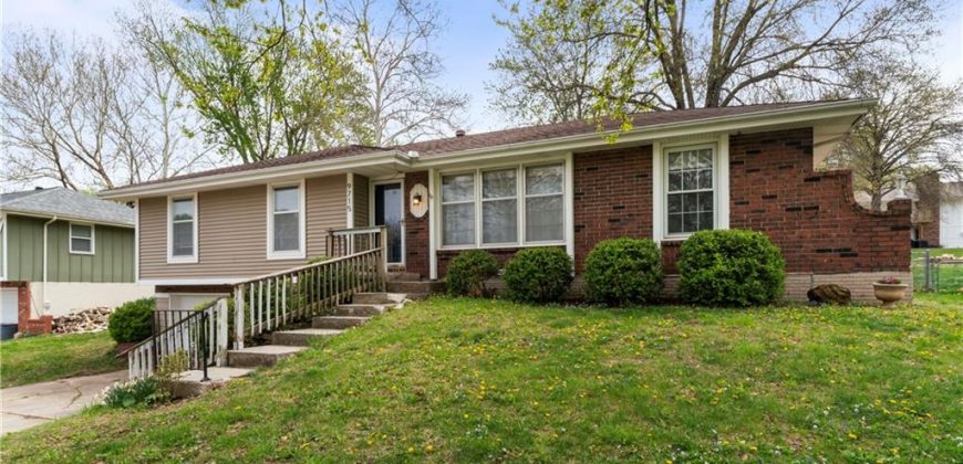 Homes for Sale in Kansas City, MO 64152 | 9715 NW View Coves Drive
