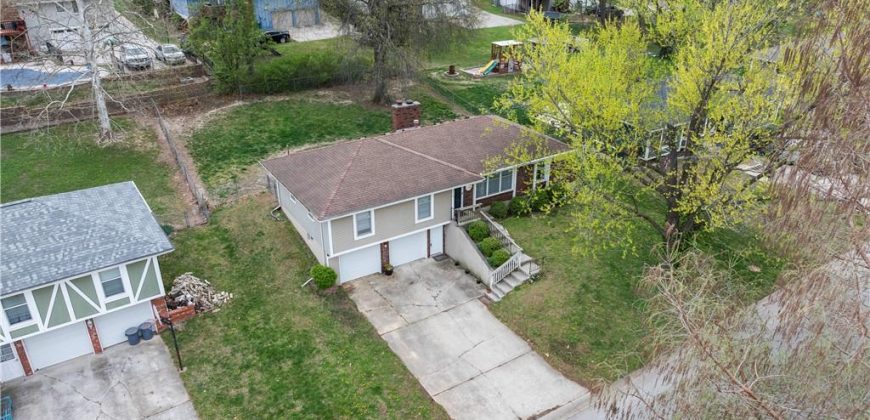 Homes for Sale in Kansas City, MO 64152 | 9715 NW View Coves Drive
