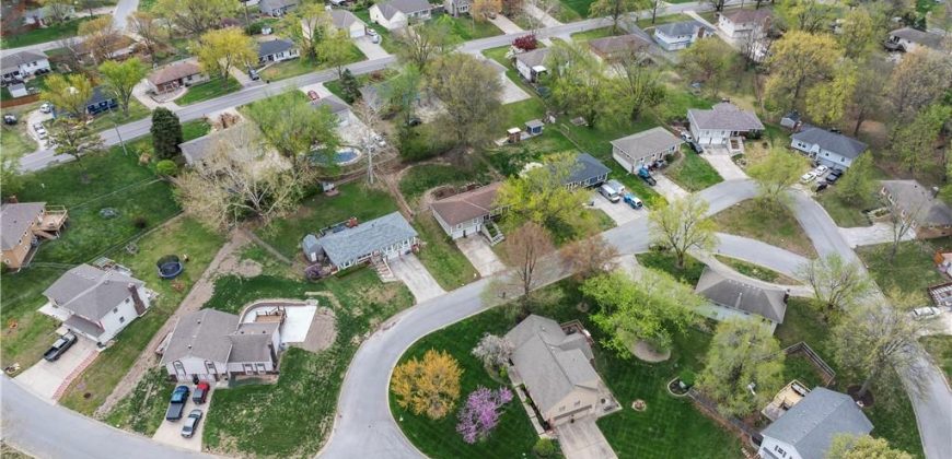 Homes for Sale in Kansas City, MO 64152 | 9715 NW View Coves Drive