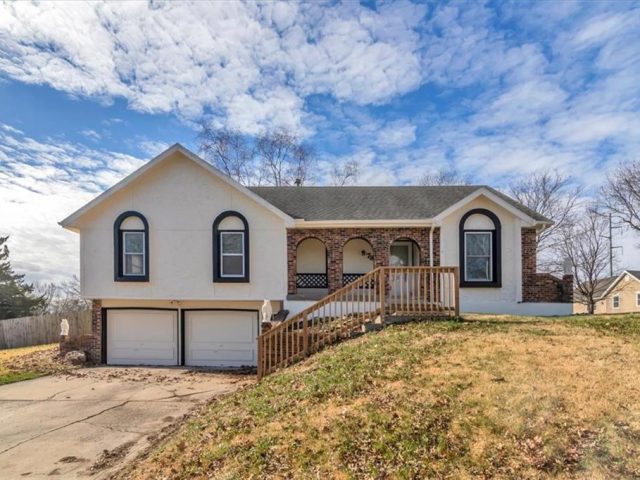 Homes for Sale in Kansas City, MO 64118 | 7803 N Garfield Avenue