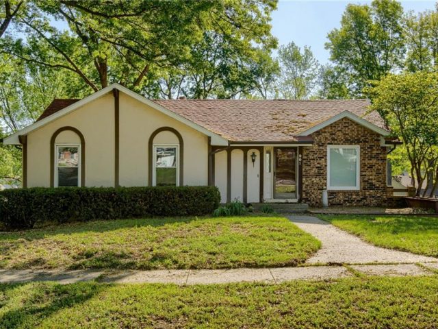 Homes for Sale in Liberty, MO 64068 | 901  Dunwich Drive