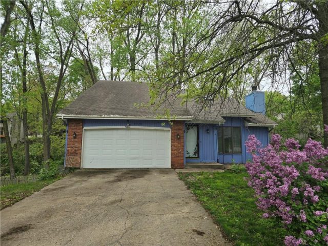 Homes for Sale in Kansas City, MO 64155 | 8528 N Virginia Avenue