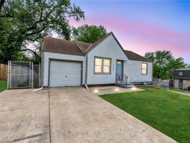 Homes for Sale in Kansas City, MO 64116 | 513 NE 42nd Terrace