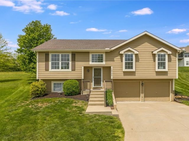 Homes for Sale in Platte City, MO 64079 | 13790  Green Meadow Court