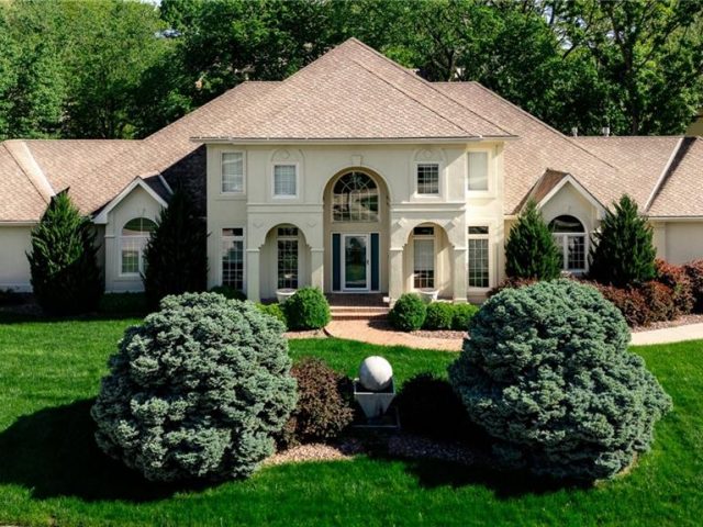 Homes for Sale in Kansas City, MO 64151 | 6009 N Mattox Road