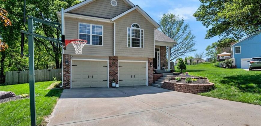 Homes for Sale in Smithville, MO 64089 | 403  Amesbury Drive
