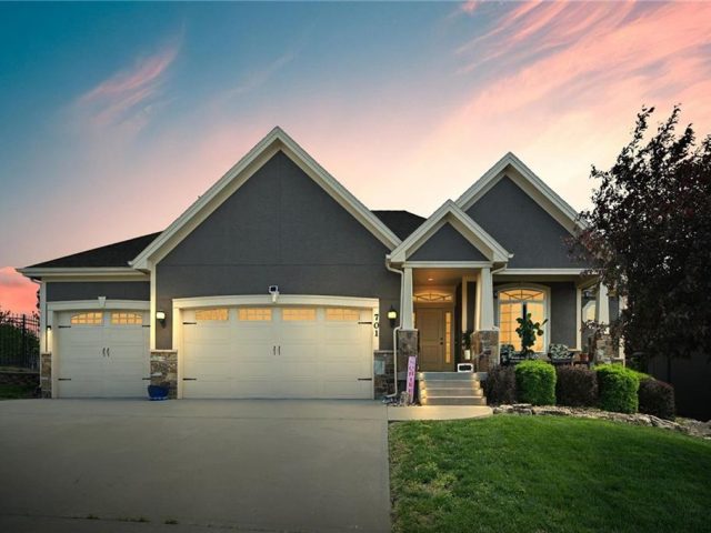 Homes for Sale in Kearney, MO 64060 | 701  Crestridge Drive
