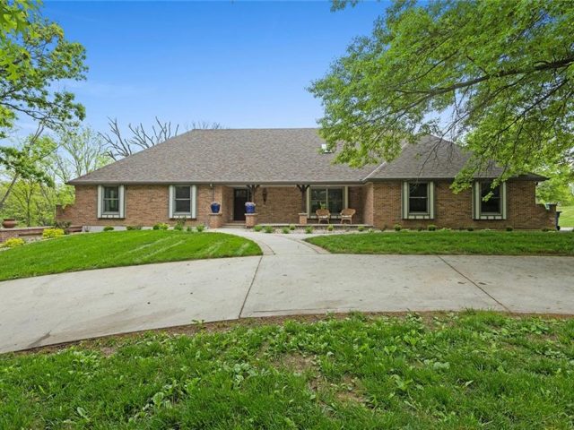 Homes for Sale in Kearney, MO 64060 | 17610  Riverbend Road