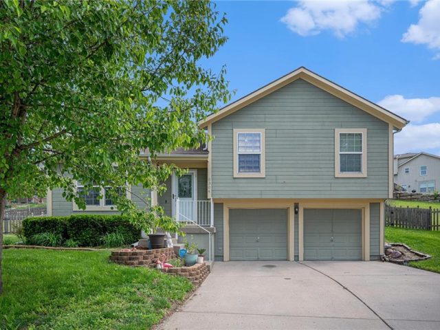 Homes for Sale in Kansas City, MO 64157 | 8304 NE 115th Street