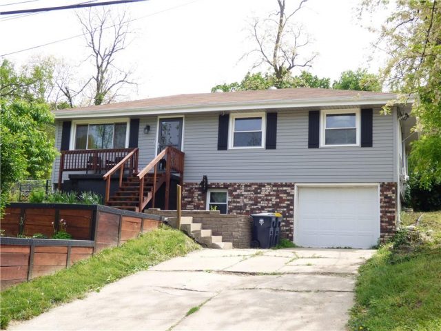 Homes for Sale in Kansas City, MO 64117 | 2933 NE 39th Street