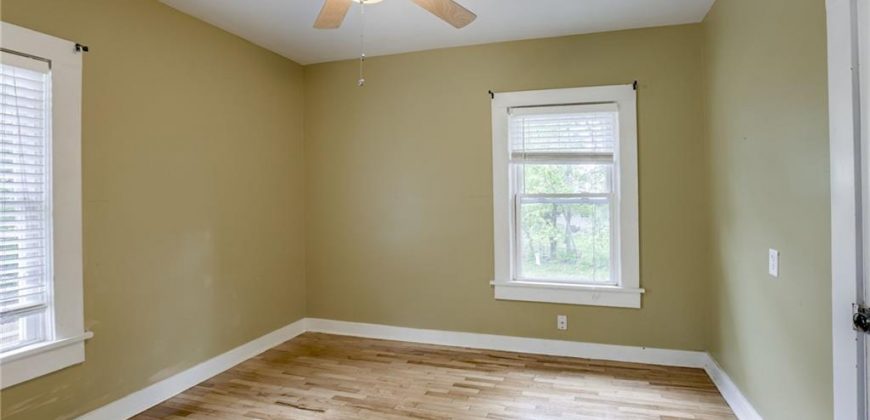 Homes for Sale in Liberty, MO 64068 | 90 N Ridge Avenue