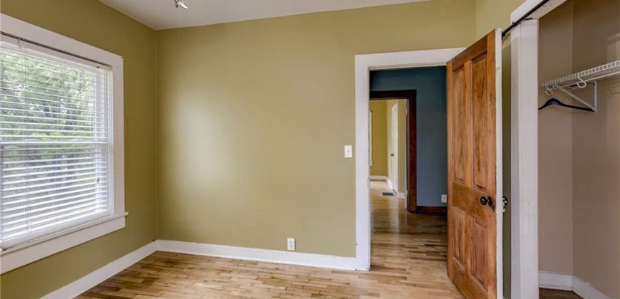 Homes for Sale in Liberty, MO 64068 | 90 N Ridge Avenue
