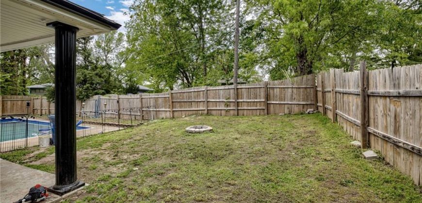Homes for Sale in Liberty, MO 64068 | 90 N Ridge Avenue