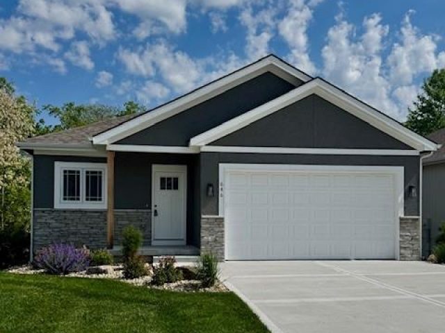 Homes for Sale in Kansas City, MO 64155 | 646 NW 110th Street