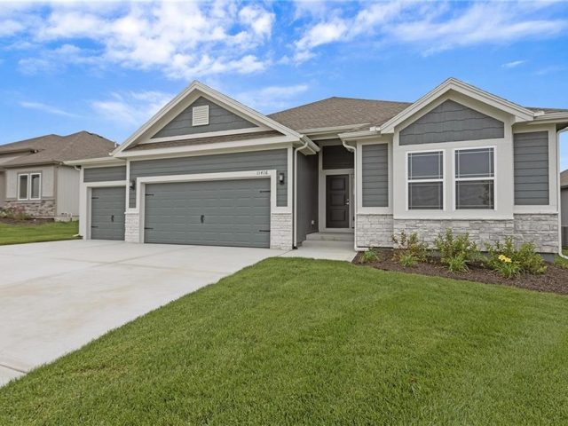 Homes for Sale in Kansas City, MO 64157 | 11416 N Auburndale Circle