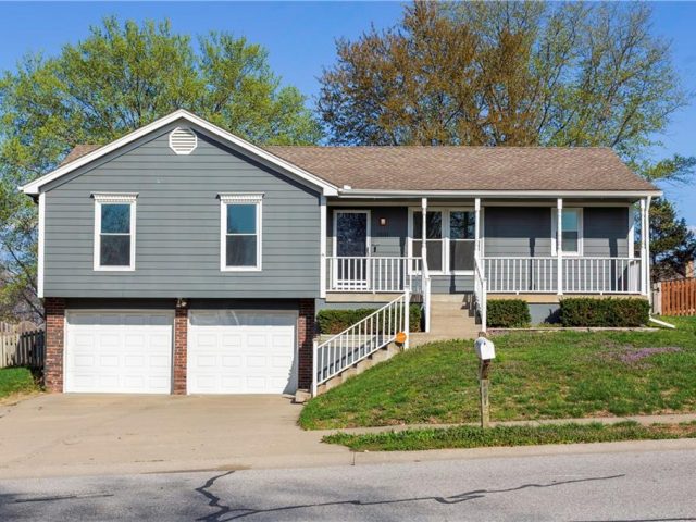 Homes for Sale in Liberty, MO 64068 | 1531  Ridgeway Drive