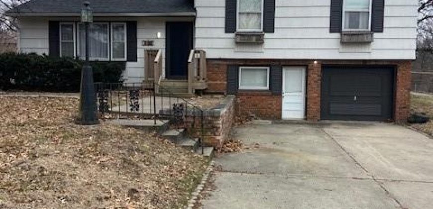 Homes for Sale in Kansas City, MO 64155 | 713 NE 114th Terrace