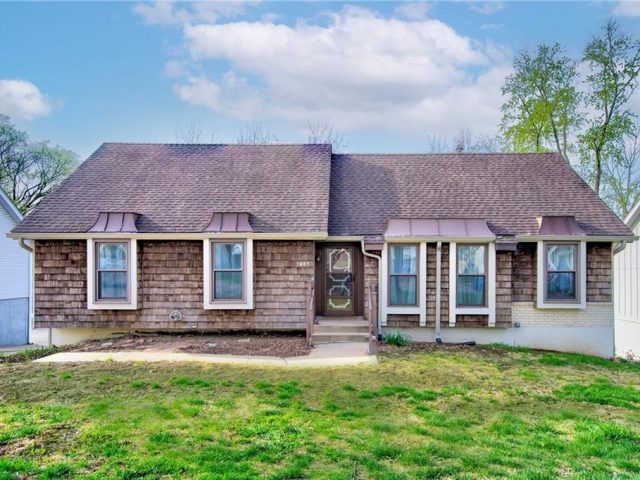 Homes for Sale in Kansas City, MO 64152 | 7605 NW 69th Street