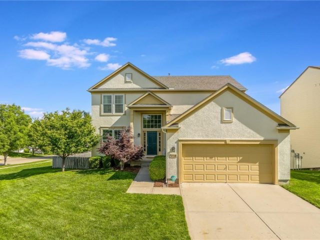 Homes for Sale in Kansas City, MO 64118 | 1716 NW 54th Terrace