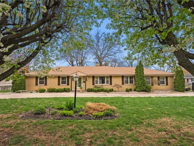 Homes for Sale in Kansas City, MO 64117 | 3201 NE 47 Terrace