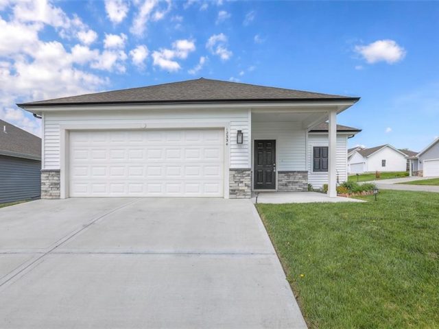 Homes for Sale in Kansas City, MO 64163 | 12334 N Pomona Avenue