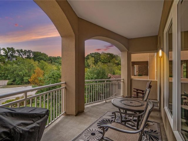 Homes for Sale in Kansas City, MO 64116 | 3800 N Mulberry Drive, Unit#206