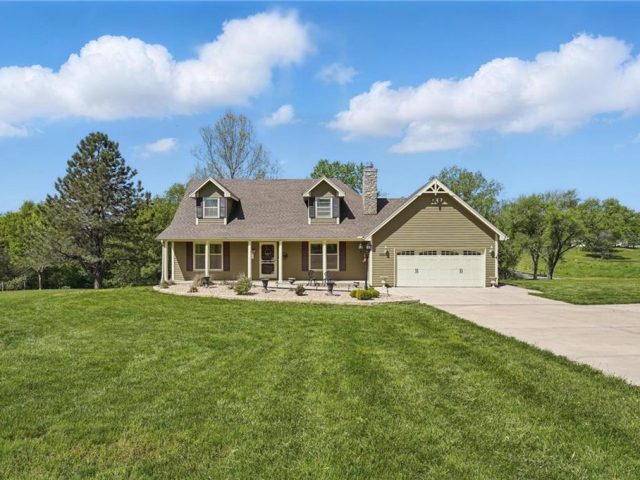Homes for Sale in Holt, MO 64048 | 18321  Crestview Drive