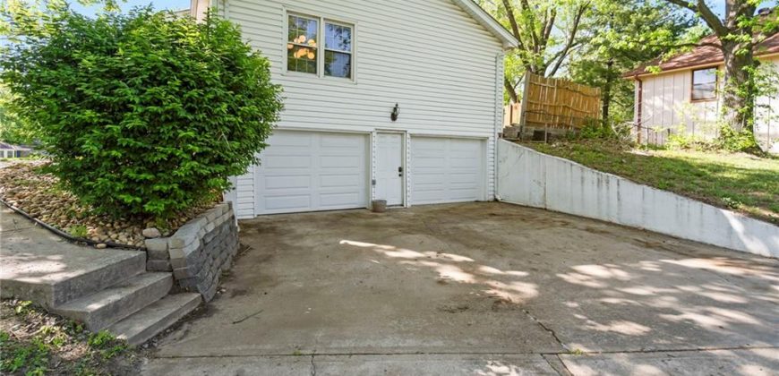 Homes for Sale in Parkville, MO 64152 | 6423 NW Melody Lane