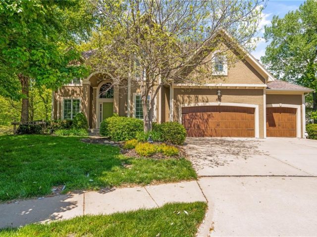 Homes for Sale in Parkville, MO 64152 | 10360  Magnolia Lane