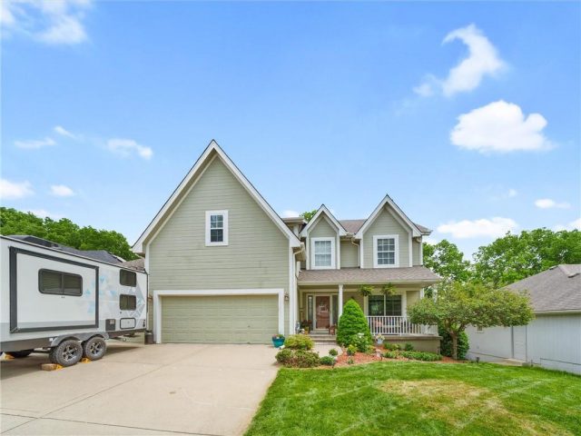 Homes for Sale in Smithville, MO 64089 | 13209  Forest Oaks Drive