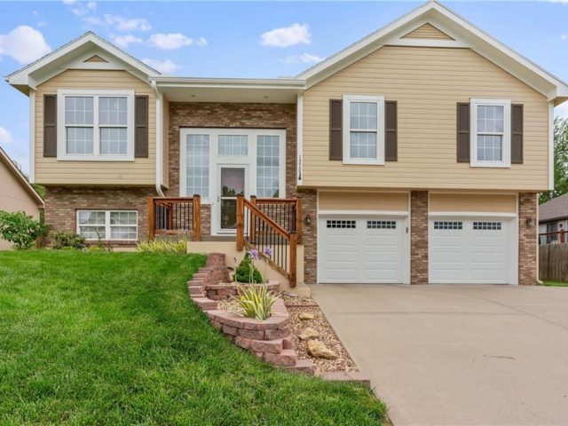Homes for Sale in Platte City, MO 64079 | 13725  Wagon Pass Road